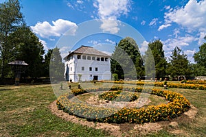 Maldaresti fortified vila, Romania