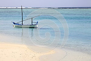 Maldives: the beautiful coastline of sun island in Ari atoll