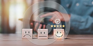 Male consumers opinion, and rated their satisfaction ,rate and review them online,Assessment of quality and satisfaction with