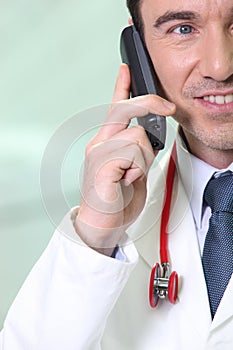 Medico sul telefono 