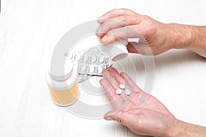 male hand pills tablets