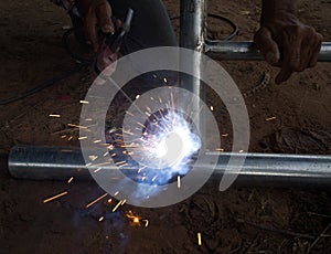 The male laborer, a maintenance worker, was using a metal brazing gas welding machine without dangerous tools at the factory