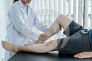 Male patients consulted physiotherapists with knee pain problems for examination and treatment. Rehabilitation physiotherapy