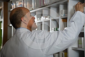 Male pharmacists working in farmacy