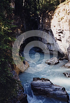 Maligne Canyon - Canadian Geologic Wonder