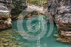 Maligne canyon river