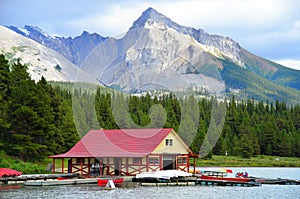 Maligne Lake, Rocky Mountains, Western Canada