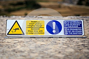 Maltese warning sign