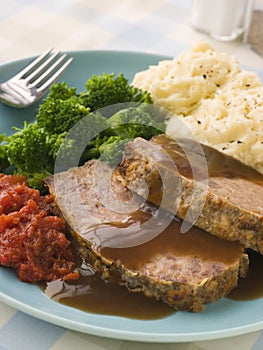 Mama's Meatloaf with Mashed Potato Broccoli Tomato