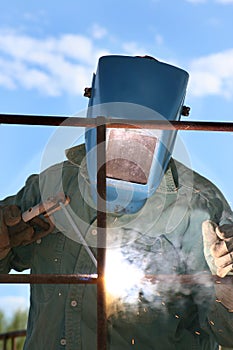 Man Arc welder