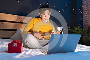 Man celebrating holiday online