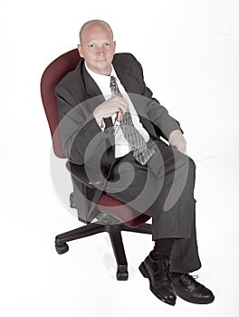 Hombre en sillas posesión anteojos 