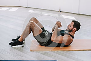 Man doing push -ups in the gym