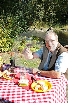 Man enjoying outdoor picnic