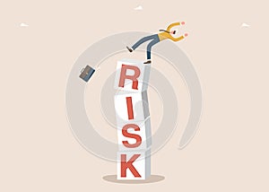 Man falls from risk cubes