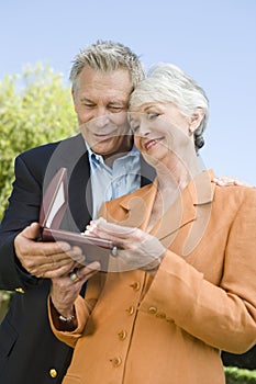 Man Gifting necklace To Woman