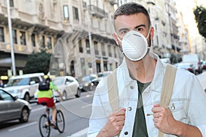 Man having to use a mask to walk around the polluted city