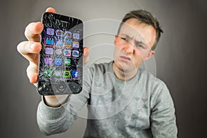 Screen cracked Iphone