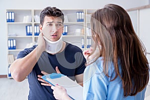 The man with neck injury visiting doctor for check-up