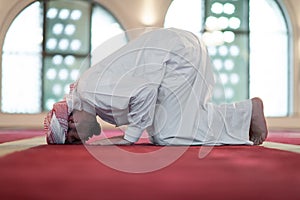 man performing sajdah in namaz