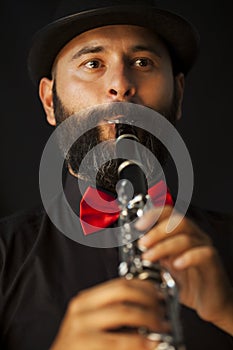 Man playing on the clarinet