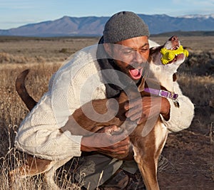 Uomo il cane 