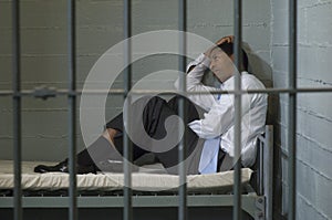 Muž v väzenia bunka 