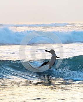 Man surf in the ocean