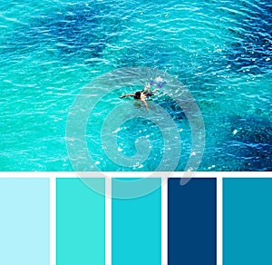 Muž plávanie v more. farba palety vzorkovník 