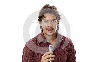 Muž mluvení podle mikrofon 