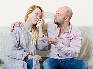 Man tries reconcile with woman photo