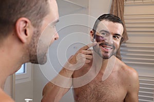 Man using a nourishing face mask