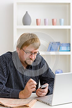 Man using smart phone