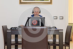 Man Works from Home Because of the Cornavirus: smartworking