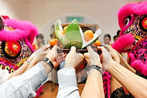 Managers receive oranges, pomelo, salad from Lion after dance pe