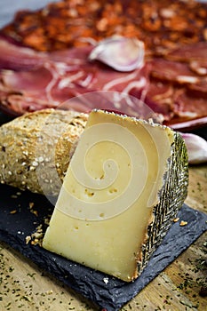 Manchego cheese and spanish cold meats