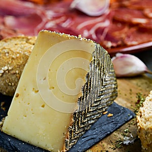 Manchego cheese and spanish cold meats