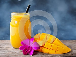 Mango smoothies