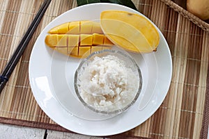 Mango with sticky rice with coconut milk.