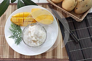 Mango with sticky rice with coconut milk.