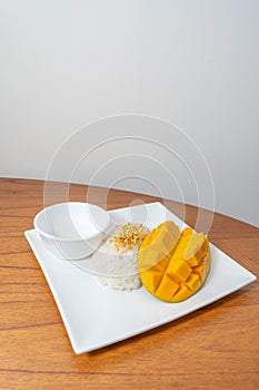 Mango Sticky Rice with coconut milk. Pulut Mangga