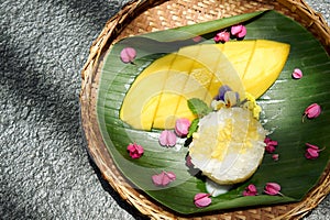Mango and sticky rice, Sweet thai style dessert.
