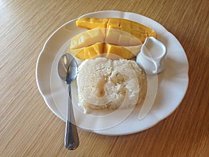 Mango whit sticky rice