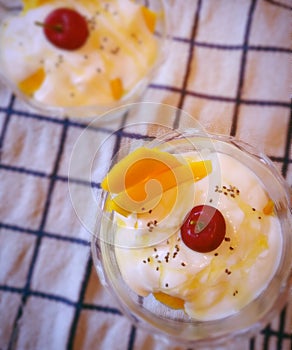 Mango yogurt dessert