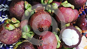 mangostan fresh fruit texture