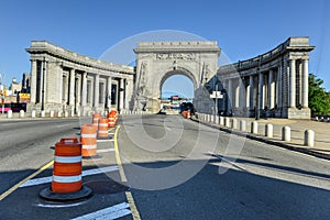 Manhattan Bridge Triumphal Arch