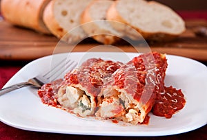 Manicotti and bread