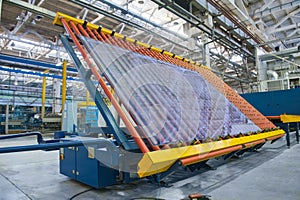 Manipulator for heavy sheet glass