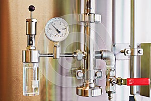 Manometer equipment of brewery, shut-off