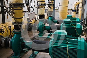 Manometer, pipes and faucet valves of heating system